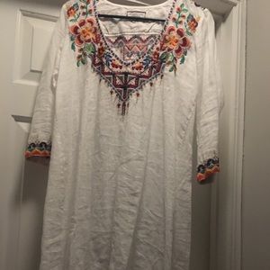 Johnny Was White tunic with native multi trim